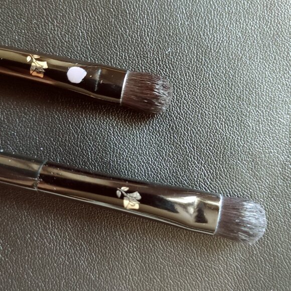 2 Lancome Precision Shadow Brushes #12 - Picture 6 of 14